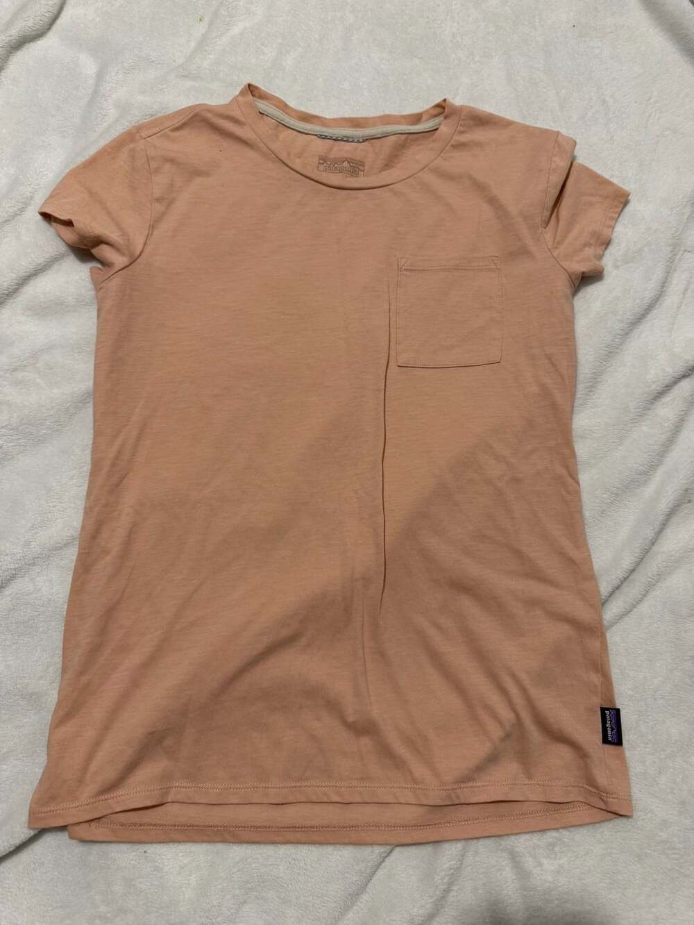 Patagonia Pocket T-Shirt Size S Peach Short Sleeve